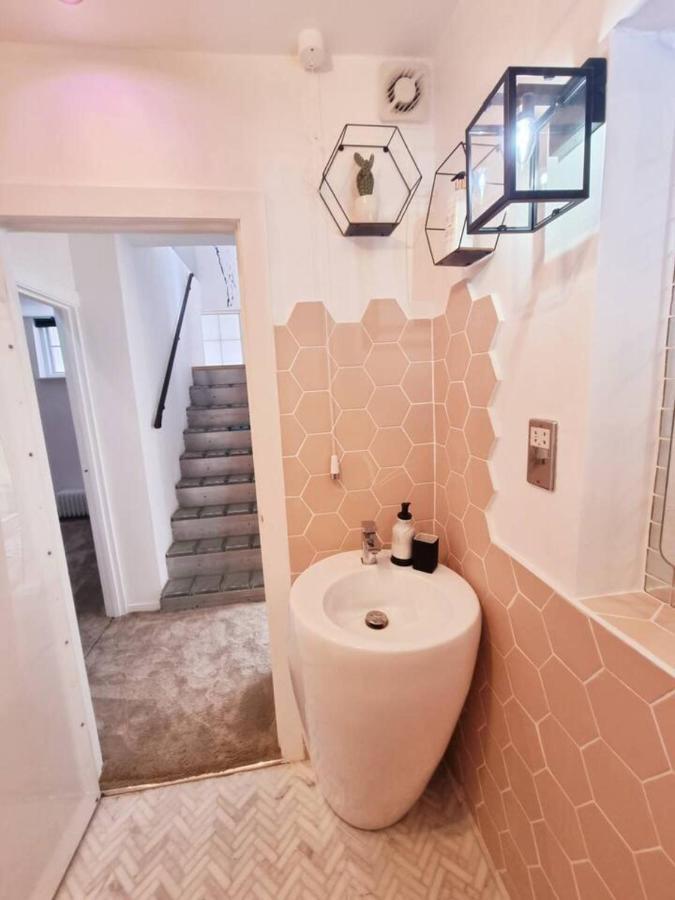 Quirky Seaside Family Cottage Walk To The Waves! Hove Esterno foto